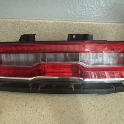 2014-15 Chevy Camaro RH Tail Light 