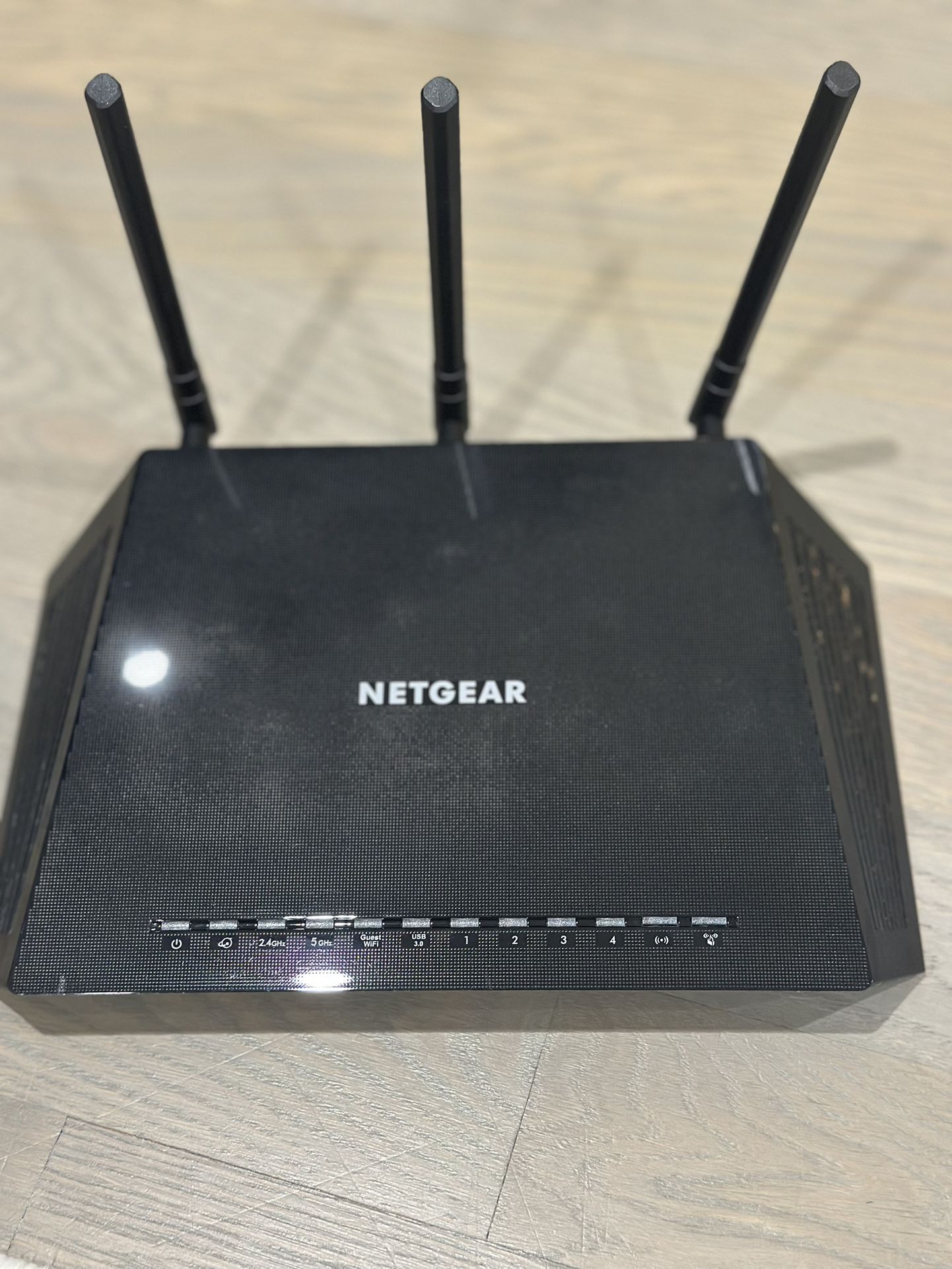 AC1750 WiFi Router (R6700) Nighthawk Dual-Band WiFi Router