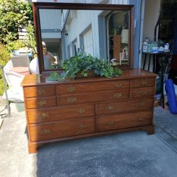 Henkel Harris Chippendale Style  Dresser With Mirror