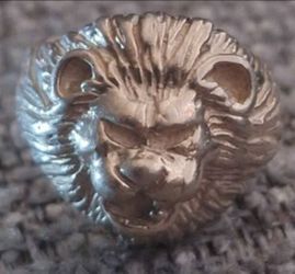 Pre-Owned sterling silver 11.0 Grams Lion's mens ring size 8.5.