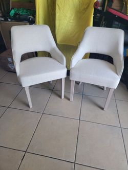 Set of 2 Dinning Chairs