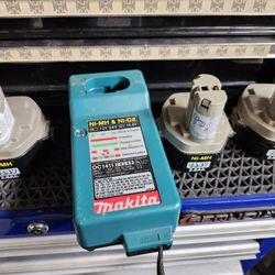 Makita 1.4v Batteries And Charger
