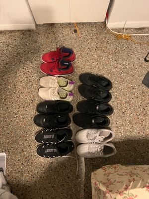 Photo ALL SHOES HAVE TO GO (can’t buy separate)