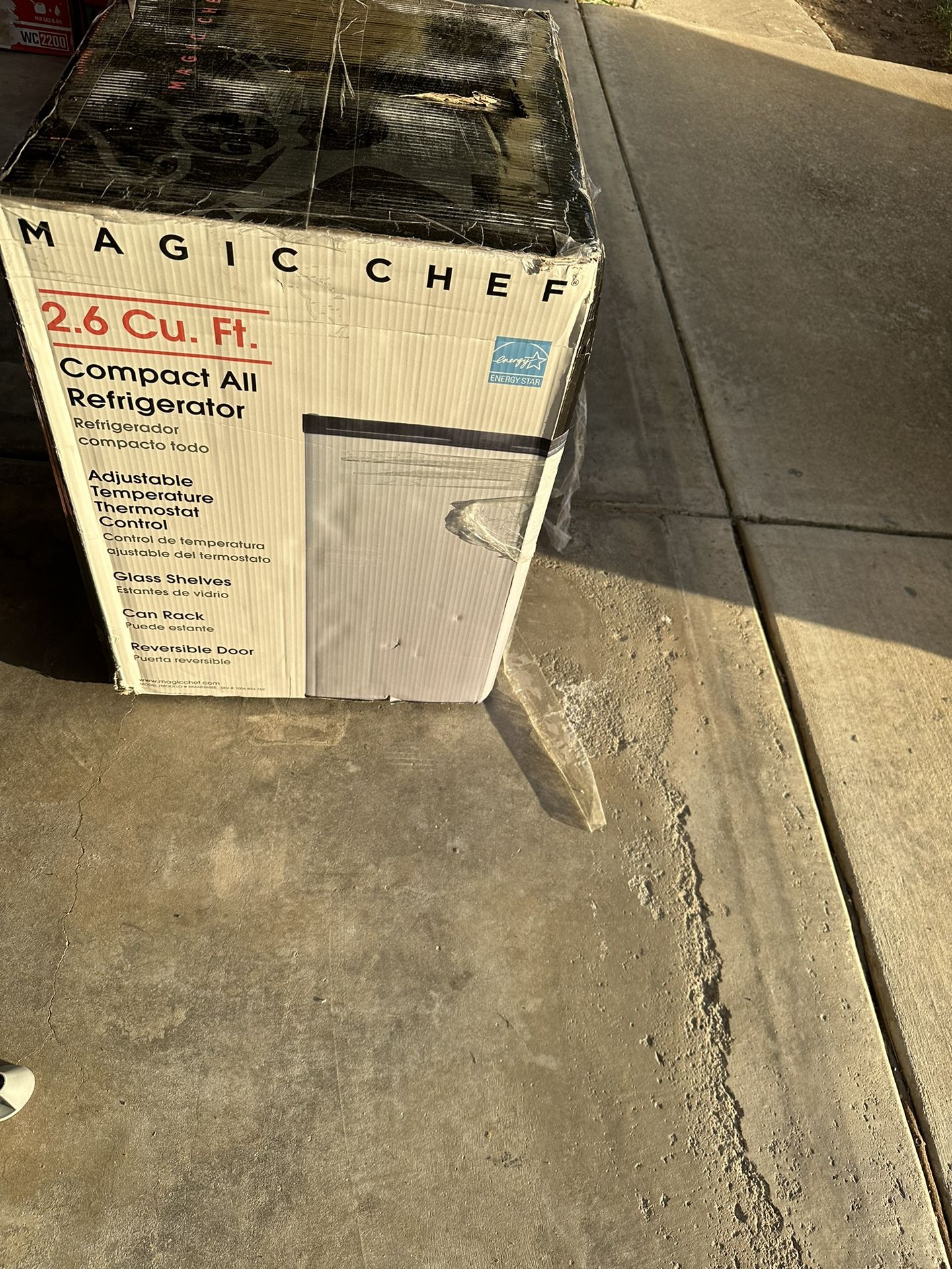 2.6 Magic Chef Mini Refrigerator