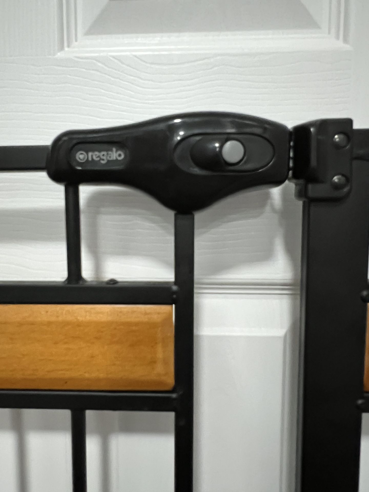 Regalo Extra Wide Metal Pet Gate