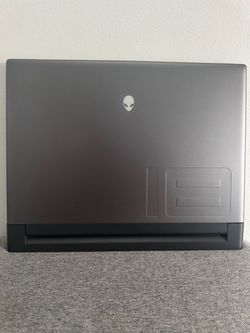 Alienware M18 R1 AMD Gaming Laptop