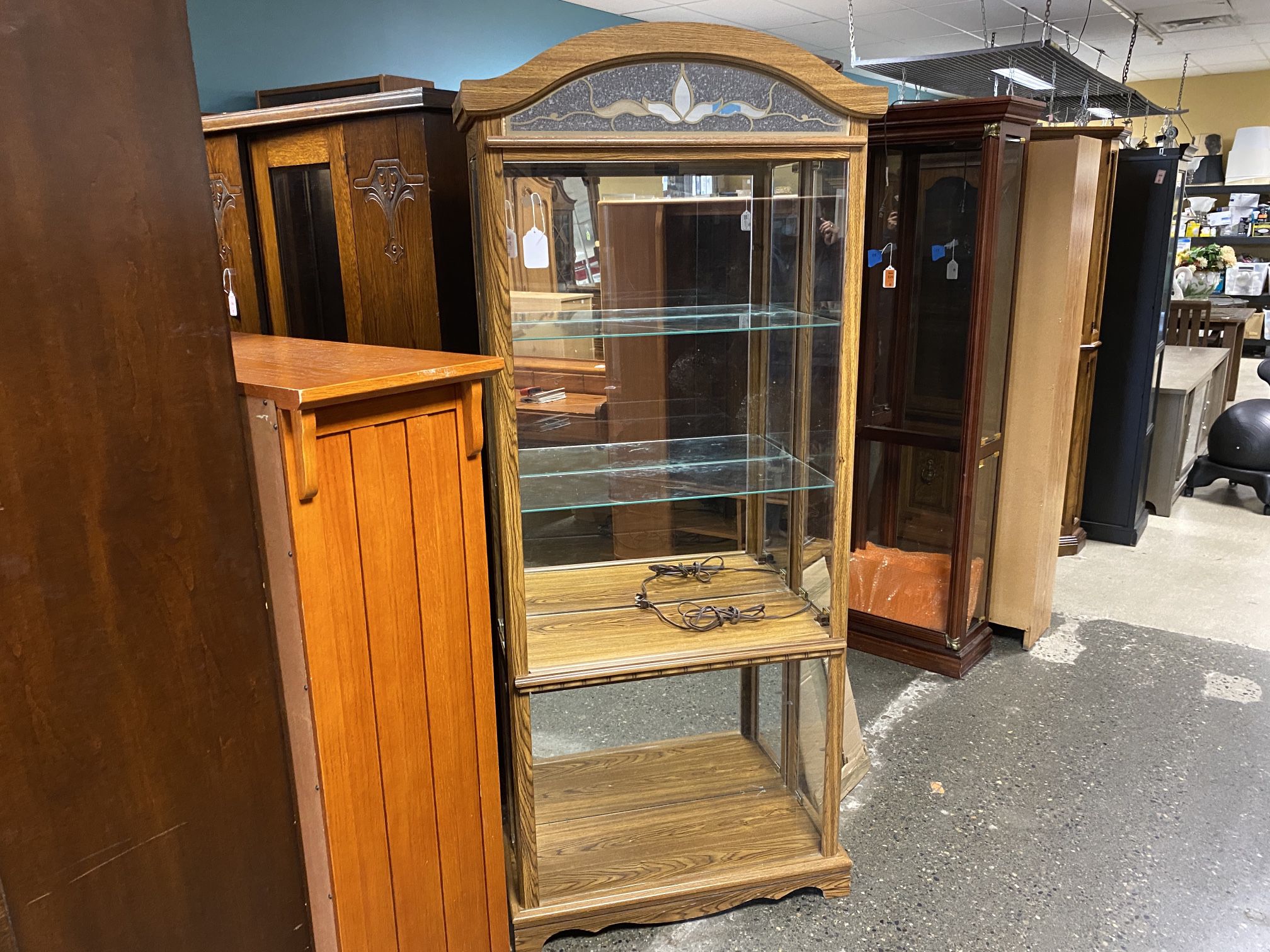 Curio Cabinet w/ Lights & 2 Glass Shelves (Missing 1 Glass Shelf)