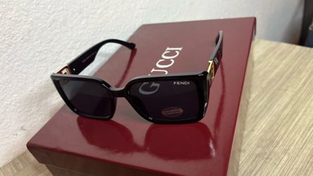 Lentes F