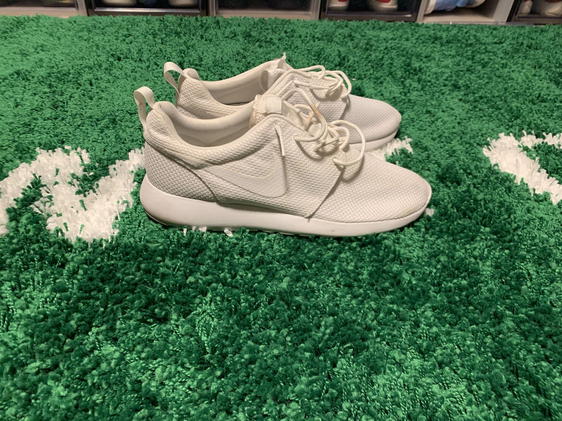 All white Nike roshes