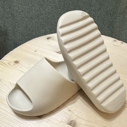 Brand new Size 9.5 Slippers 