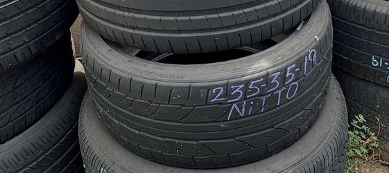 1x used tire 235/35/19 Nitto
