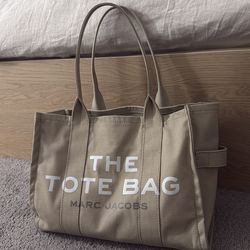 Marc Jacobs “The Tote Bag” Canvas Tote – Neutral Beige – Great Condition