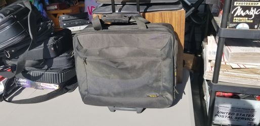 Wheeled Targus Luggage Dusty as you can see