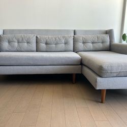 West Elm Sectional Couch with Right-side  Chaise – Excellent Condition – Light Gray