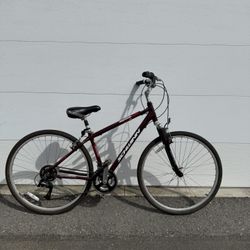 Schwinn Voyageur GS 28” Hybrid Bike – 700C Wheels – Great Condition