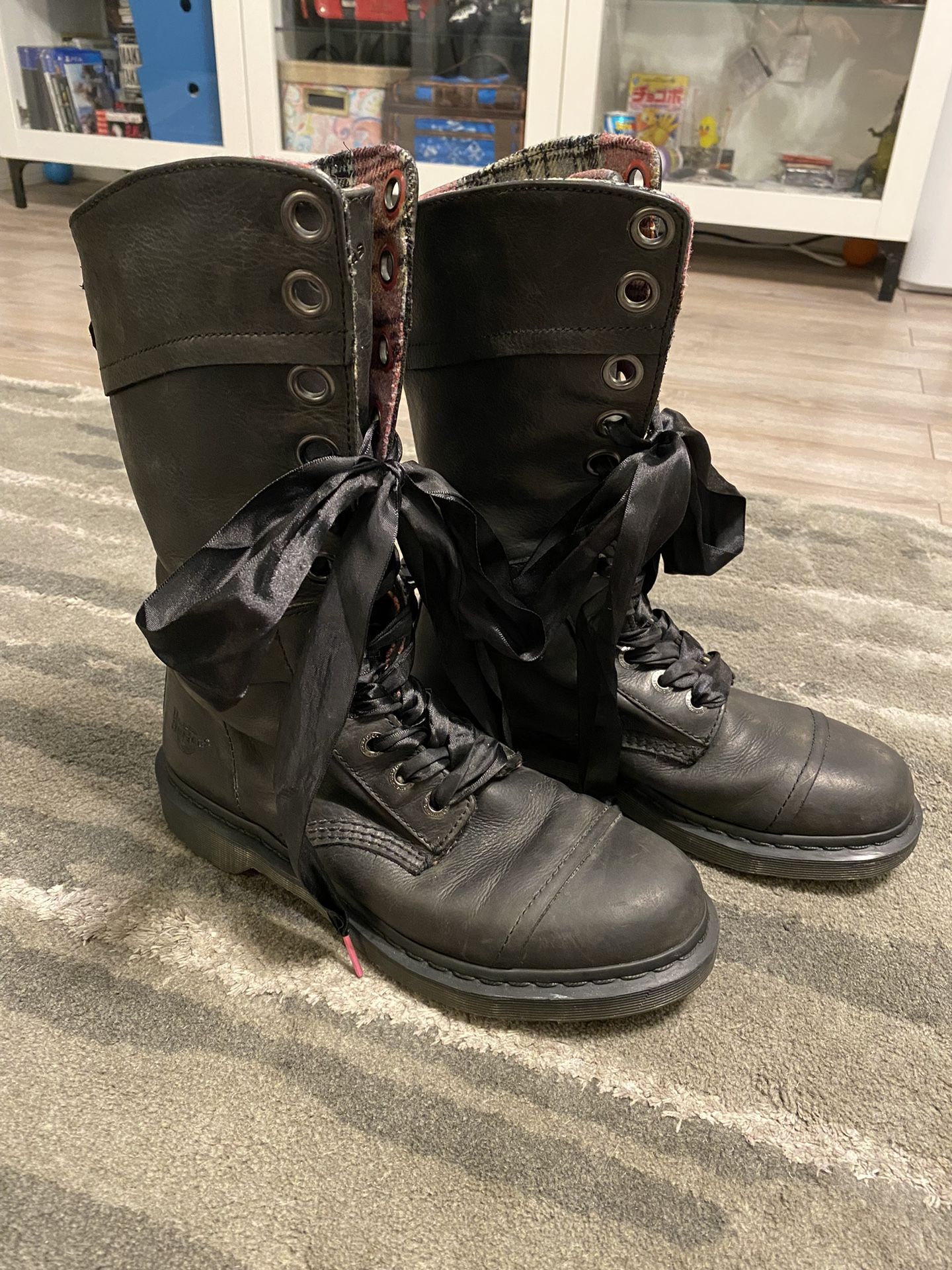 Martens Women's Triumph 1914 Boot Size 10 US L