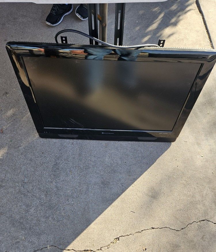 32 Inch Element TV