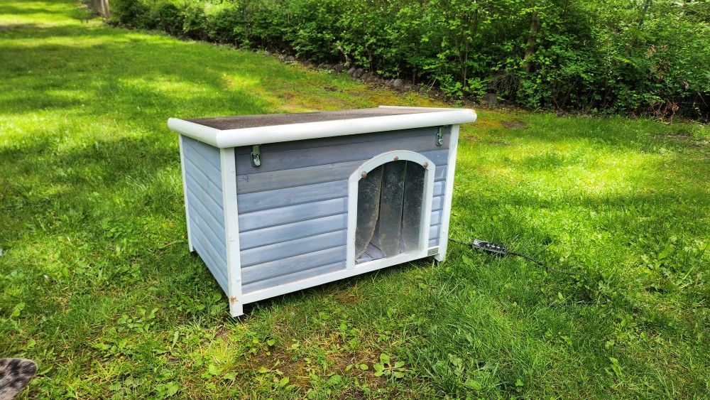 Dog House W/ HEATER