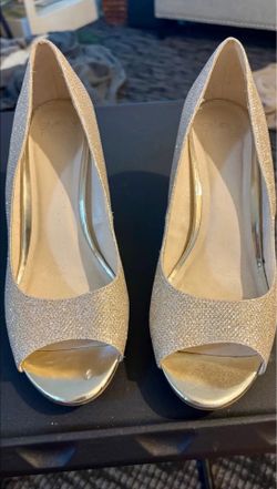 Only Worn 1X,  Women’s Size 9 Made by Simply Pelle. Very Comfortable No Box