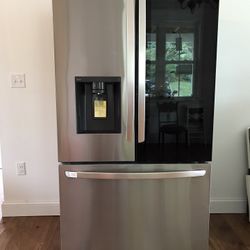 LG Smart Refrigerator LRFOC2606