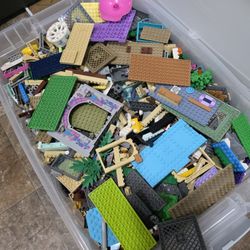 Large Bin Of Assorted Legos