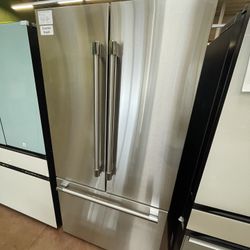 Thermador 36 Inch Wide Stainless Steel Refrigerator