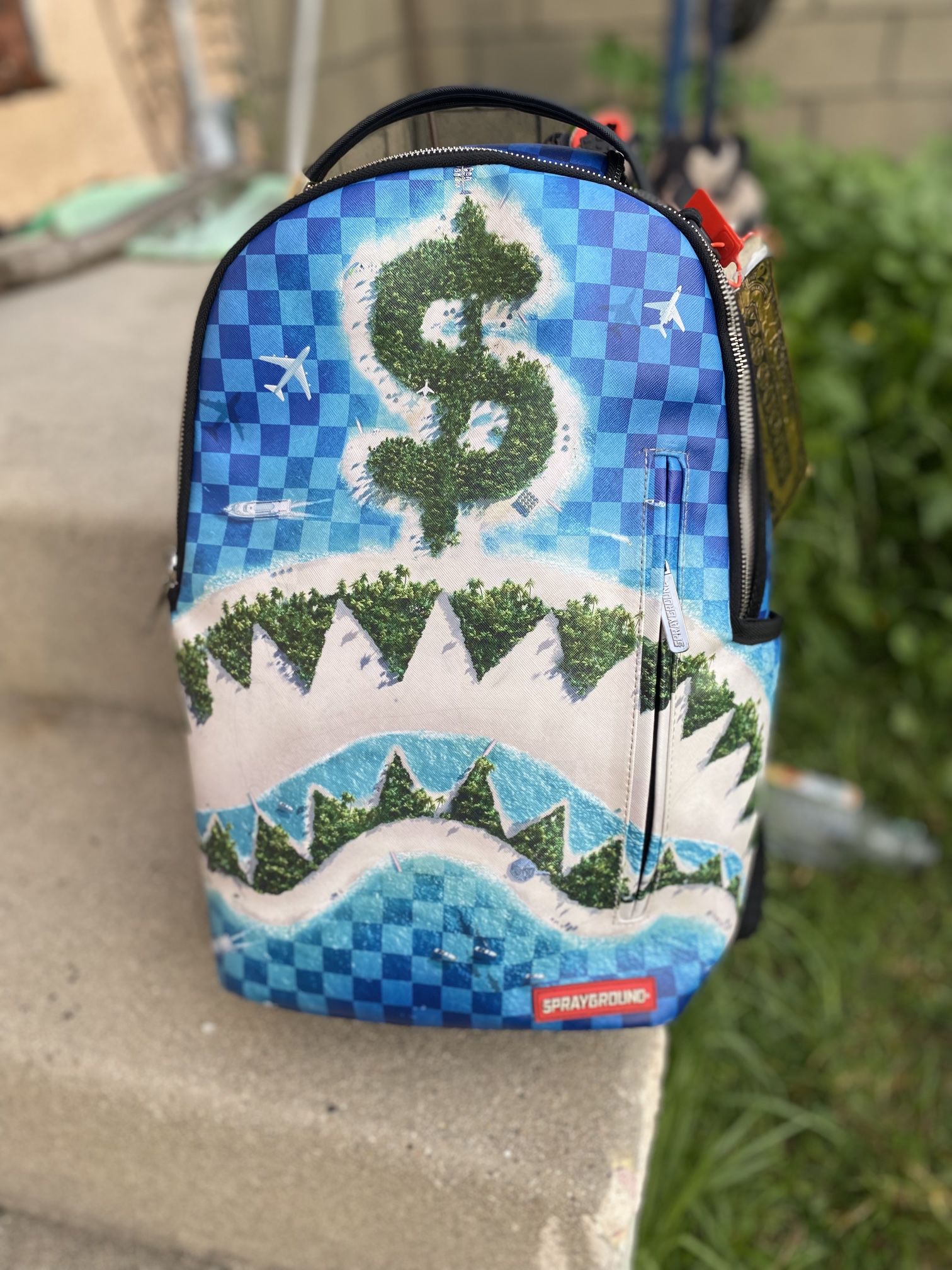 Sprayground MINI DUFFLE and Pouch for Sale in Hawthorne, CA - OfferUp
