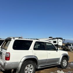 2000 Toyota 4 Runner For Parts 