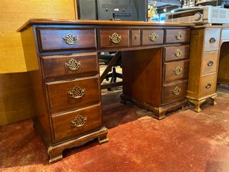 Traditional Style Wooden Desk with Key Hole