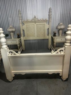 Queen size vintage/distressed bedroom set