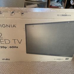 Insignia 32” TV