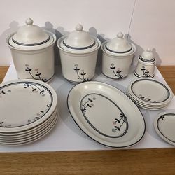 Dishes Set
