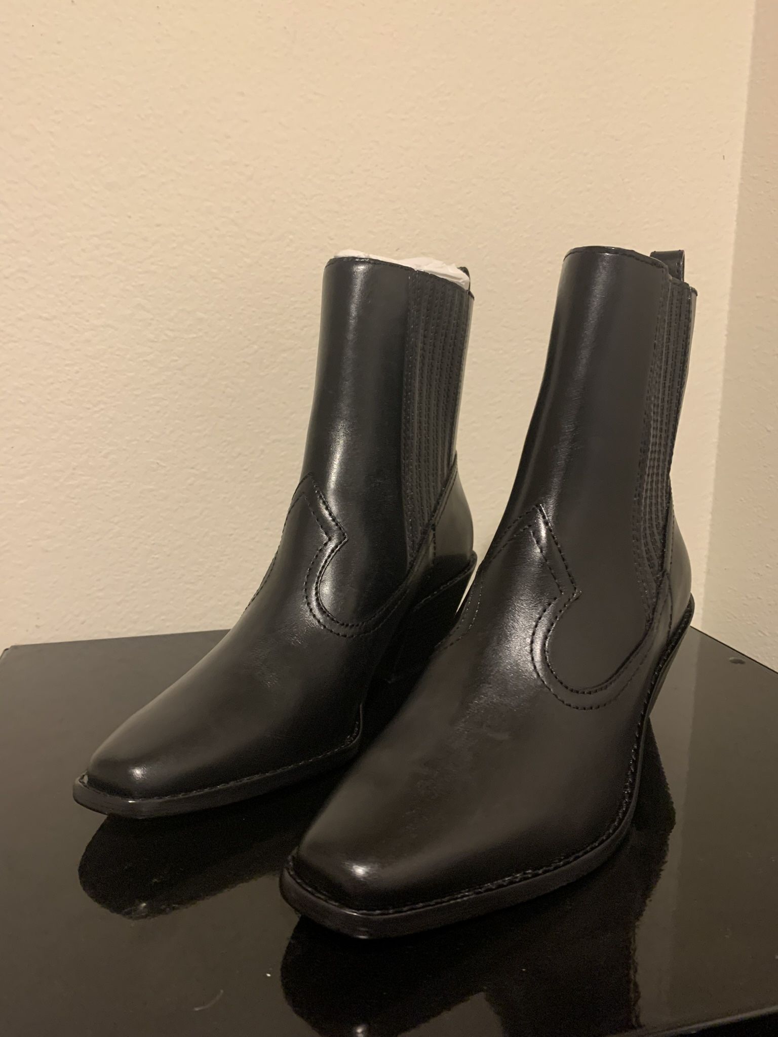 Tory Burch Boots