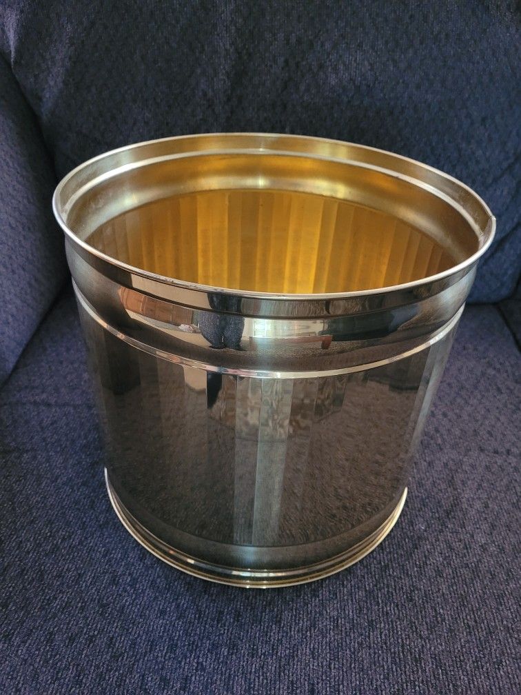 Bristol Brass Round Plantet