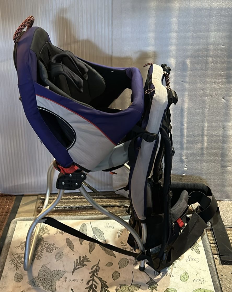 Kelty Pathfinder-Blue -Gray as shown -needs a small strap-No cover($40 pu in RC)