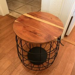 Circular Farmhouse Wall Accent