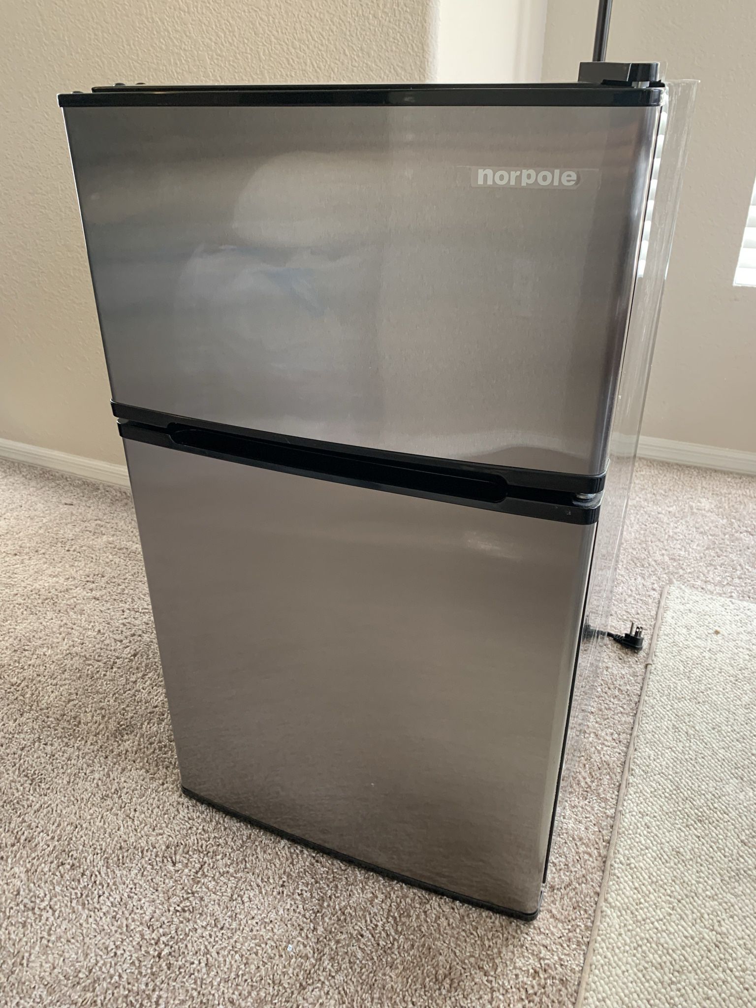 Crownful Portable Cooler And Heater Mini Fridge for Sale in Phoenix, AZ -  OfferUp