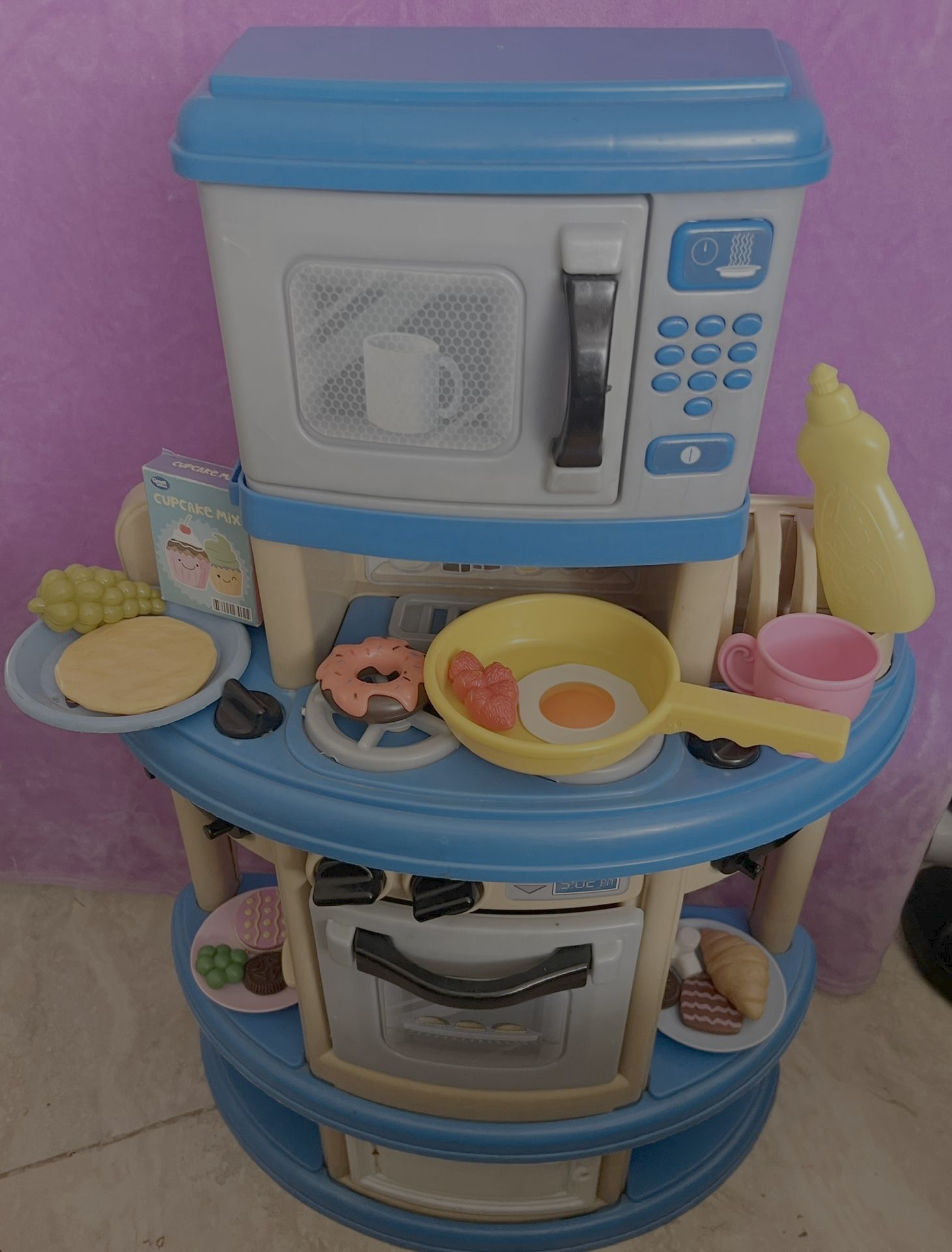little play kitchen