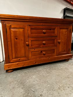 Dresser