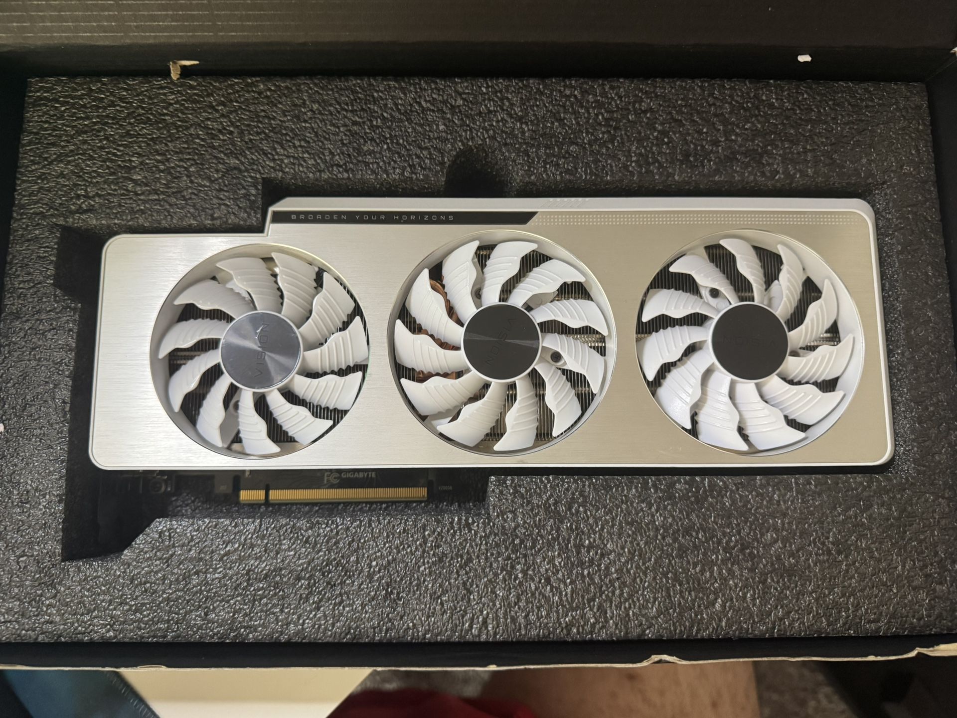 GIGABYTE 3090 RTX VISION OC