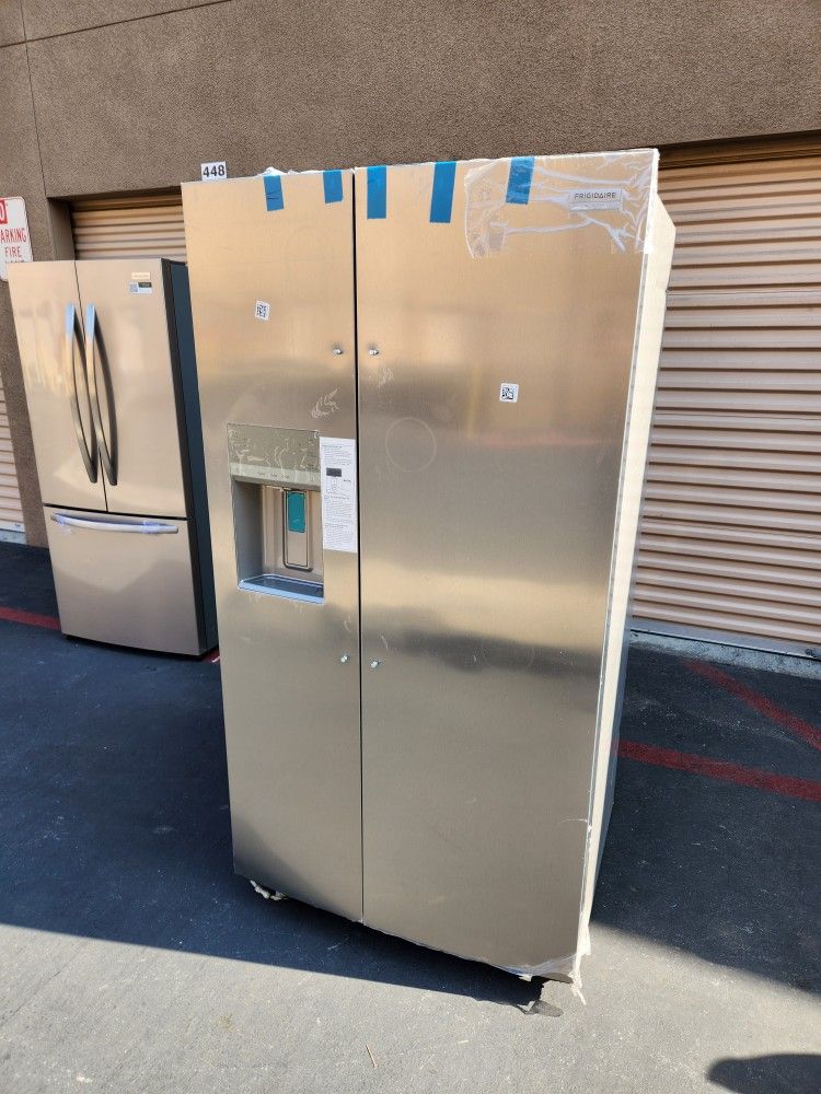 Frigidayre Refrigerator Side X Side