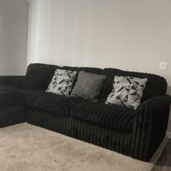 Ment  Condition Couch Sectional Only Few Mouths Old 
