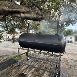 250 Gallon bbq Smoker 