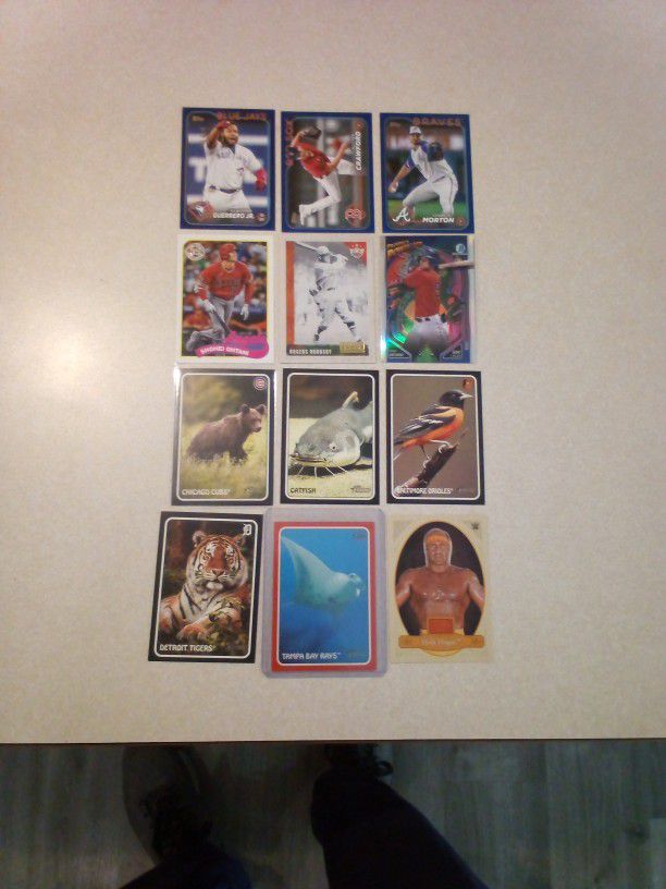 12 MLB CARDS