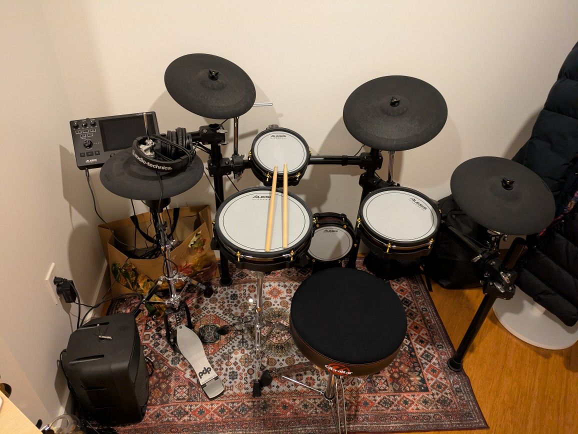 Electronic Drums. Alesis Strata Core. 1 Years Use