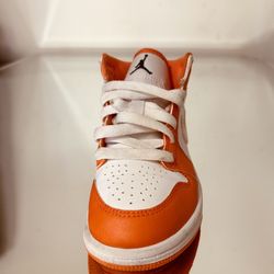 Jordan 1 Mid