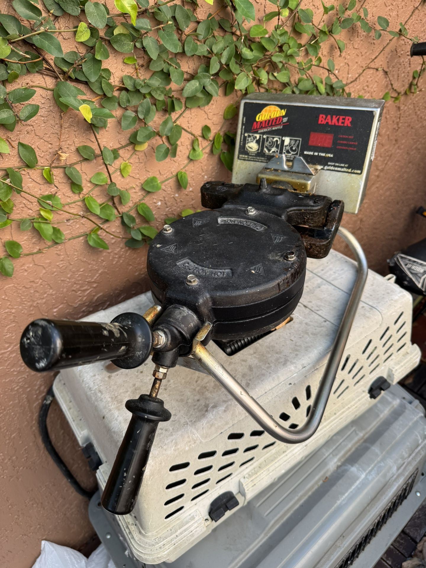 Restaurant Waffle Maker