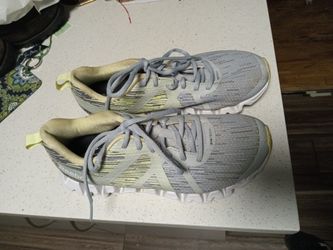 Shoes Reebocks . 7-1/2 