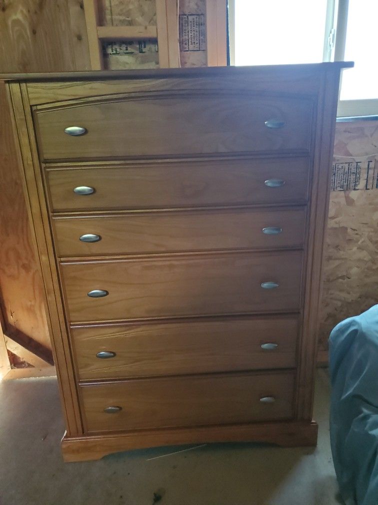 TALL dresser In Great Condition