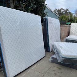 King Size Memory Foam Mattress 12” Thick.    All Sizes Available.    Same Say Delivery.     Brand New Mattresses 